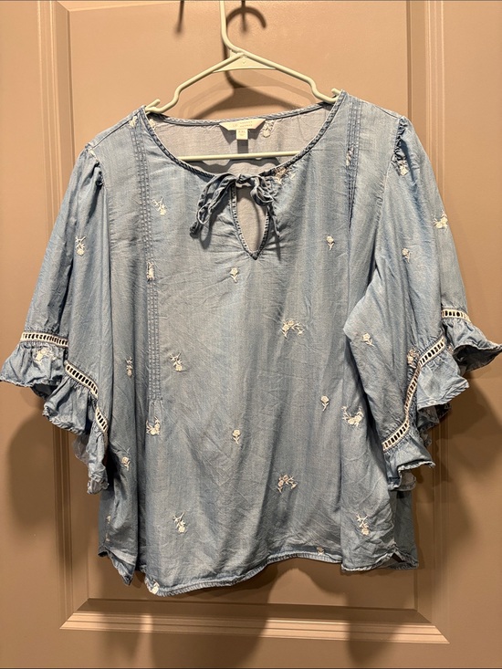 LC Lauren Conrad Tops - LC Lauren Conrad Lyocell Chambray Embroidered Ruffle Sleeve Blouse XXL